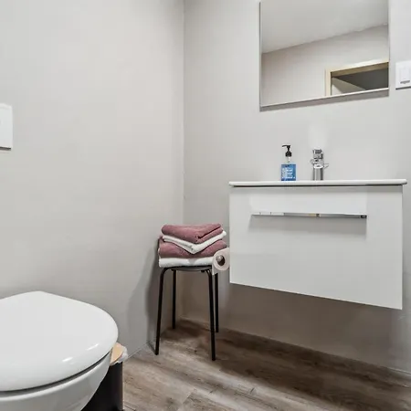 Apartment Gorgeous In With Wifi - Dth316 *